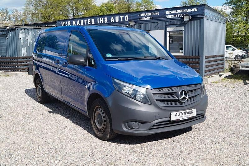 Blau Gebraucht 2016 Mercedes Vito Van / Kleinbus | 8.700 € (Superpreis) - Bild 1/4