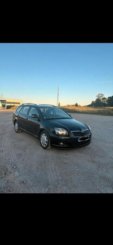 Schwarz Gebraucht 2006 Toyota Avensis T2 Kombi | 2.150 € (Superpreis) - Bild 1/4