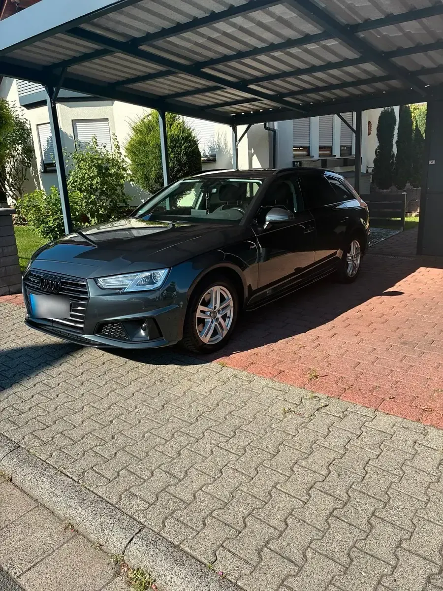 Gebraucht Audi A4 190 PS (139 kW) 2019 Grau Kombi
