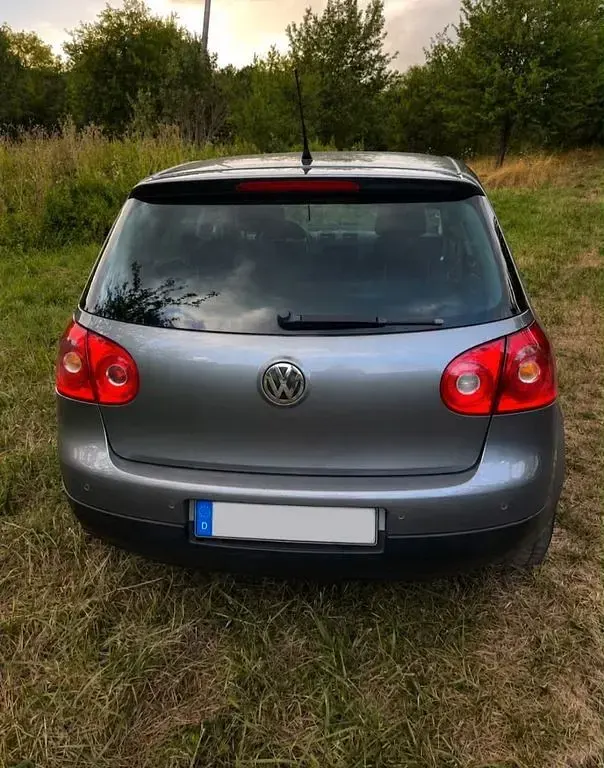 Gebraucht VW Golf V Trendline 140 PS (102 kW) 2008 Grau Limousine