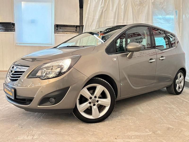 Grau Gebraucht 2011 Opel Meriva Innovation Van / Kleinbus | 4.800 € (Fairer Preis) - Bild 1/3