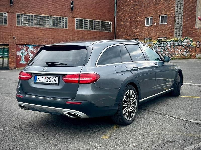 Usata Mercedes E350 258 CV (189 kW) 2017 Grigio Berlina
