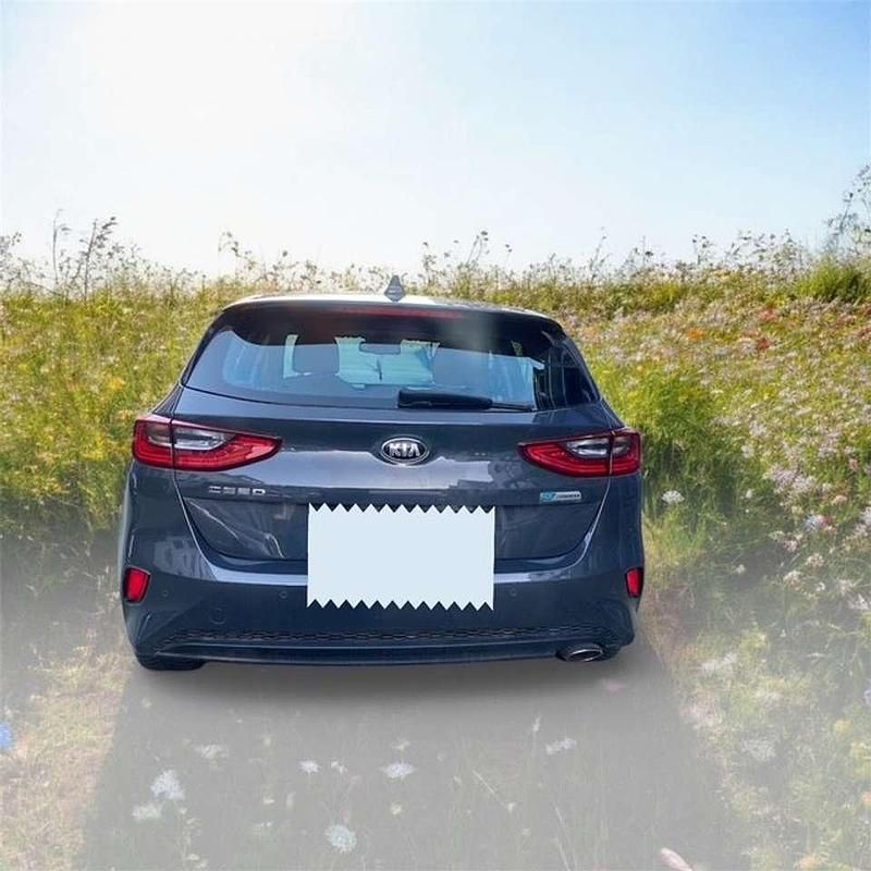 Gebraucht Kia Ceed 136 PS (100 kW) 2021 Silber Kleinwagen