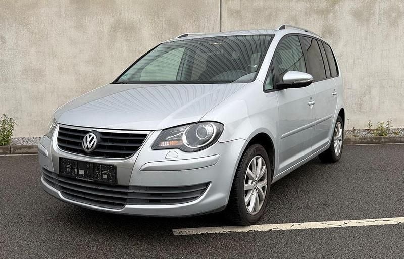 Silber Gebraucht 2010 VW Touran Freestyle Van / Kleinbus | 5.099 € (Guter Preis) - Bild 1/4