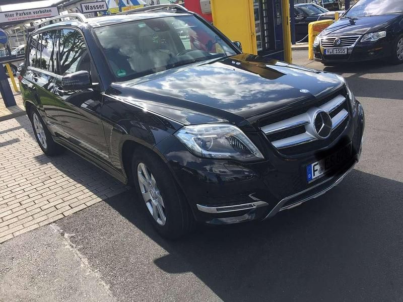 Schwarz Gebraucht 2012 Mercedes GLK220 SUV | 24.500 € - Bild 1/4