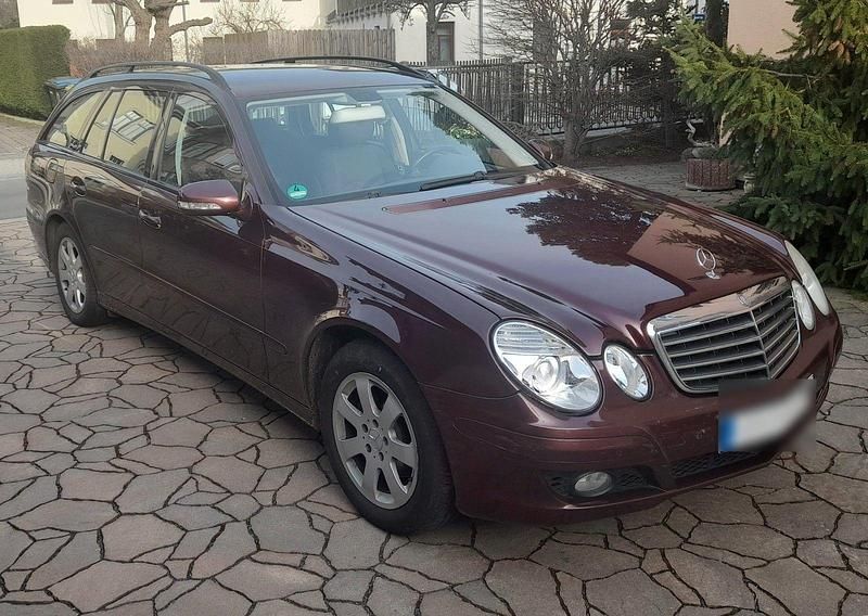 Gebraucht Mercedes E280 Classic 190 PS (139 kW) 2008 Rot Kombi
