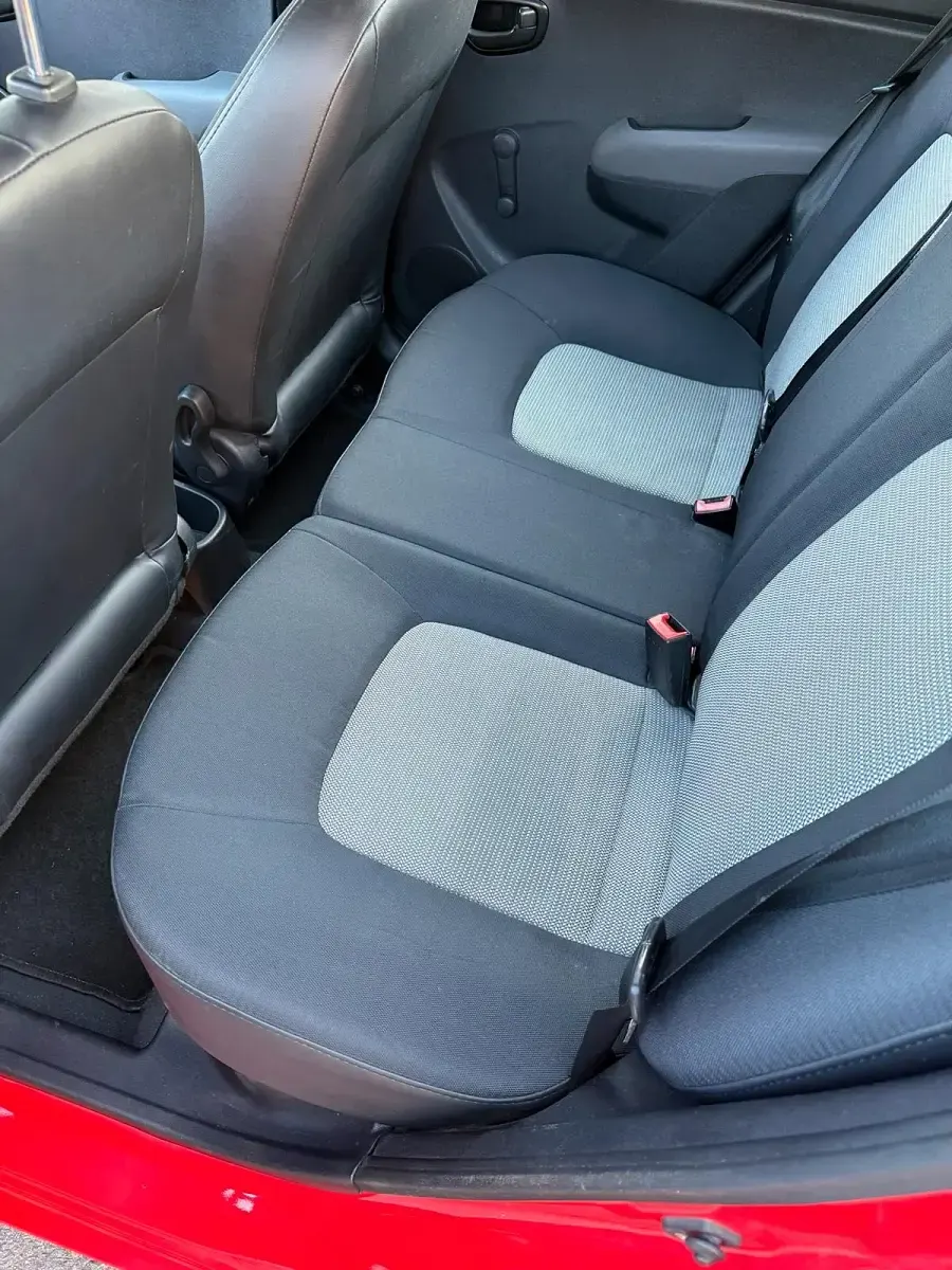 Gebraucht Hyundai i10 67 PS (49 kW) 2009 Rot Kleinwagen