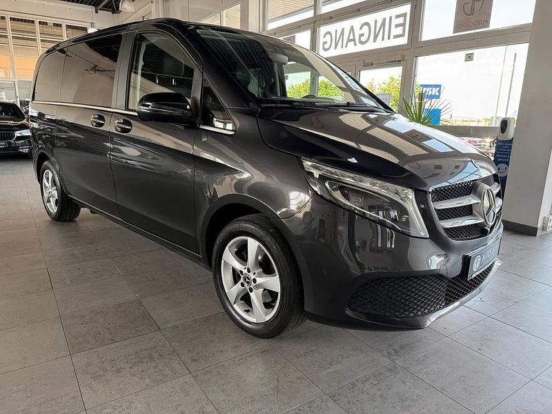 Gebraucht Mercedes V220 Avantgarde Edition 163 PS (119 kW) 2021 Grau Van / Kleinbus