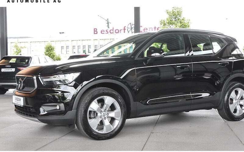 Schwarz Gebraucht 2021 Volvo XC40 Momentum SUV | 23.799 € (Fairer Preis) - Bild 1/4
