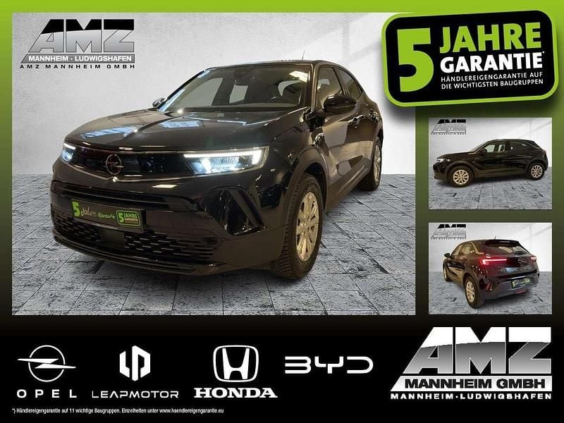 Gebraucht Opel Mokka-e Edition 100 kW (136 PS) 2023 Lackierung schwarz perla nera/ SUV