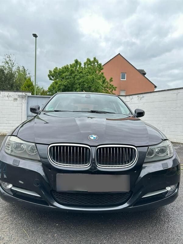 Schwarz Gebraucht 2009 BMW 318 Kombi | 4.700 € (Fairer Preis) - Bild 1/4