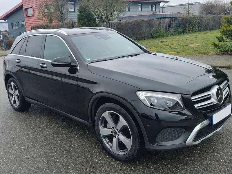 Gebraucht Mercedes GLC250 204 PS (150 kW) 2018 Schwarz SUV