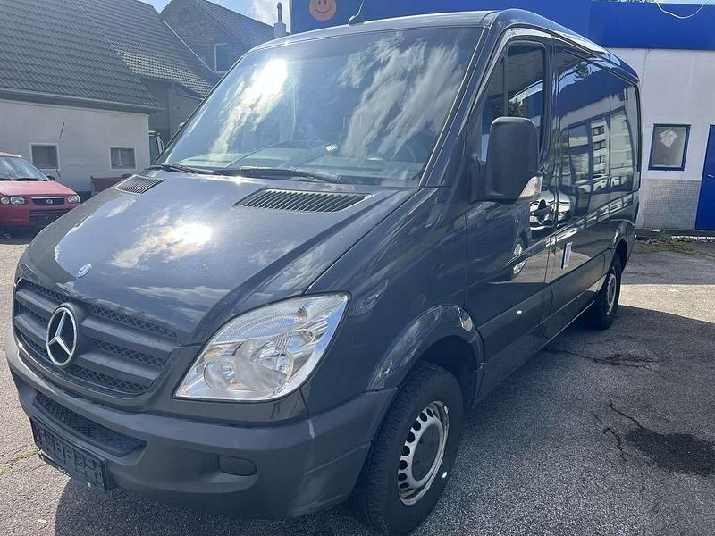 Gebraucht Mercedes Sprinter 95 PS (69 kW) 2011 7103 schwarzgrau Van