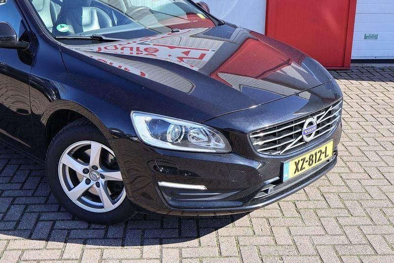 Gebraucht Volvo V60 Summum 190 PS (139 kW) 2018 Schwarz Kombi