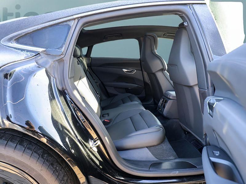Second-hand Audi e-tron 350 kW (476 CP) 2024 Negru SUV