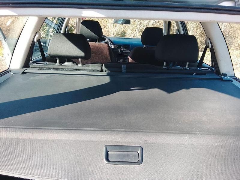 Gebraucht VW Golf IV Basis 105 PS (77 kW) 2002 Grau Kombi