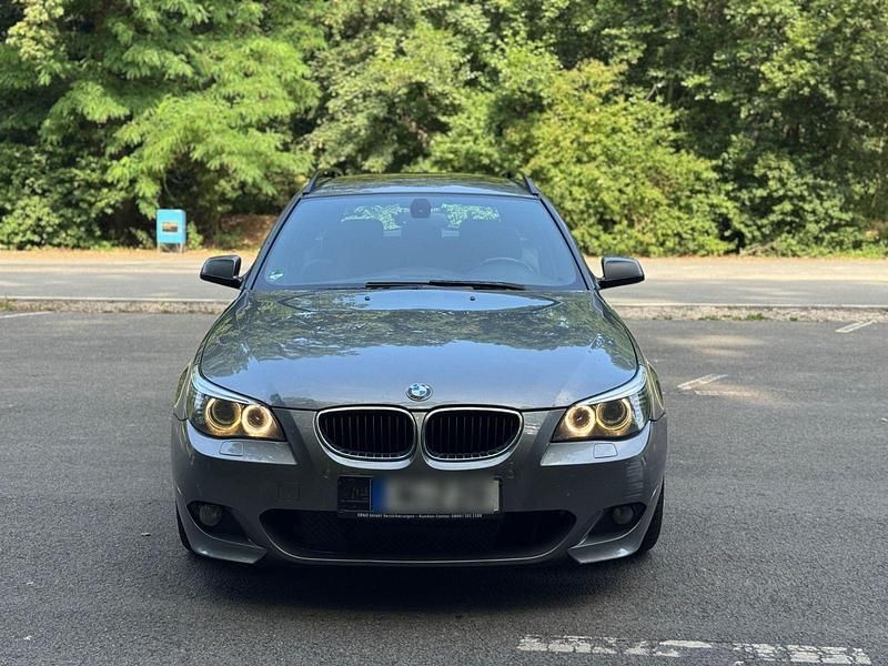 Gebraucht BMW 520 M Sport 177 PS (130 kW) 2010 Grau Kombi