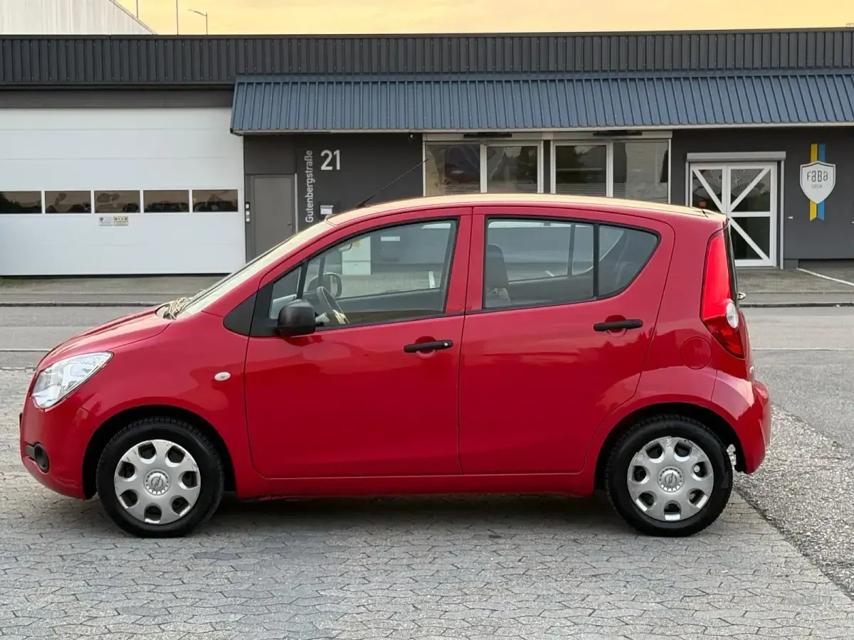 Gebraucht Opel Agila 68 PS (50 kW) 2012 Rot Kleinwagen