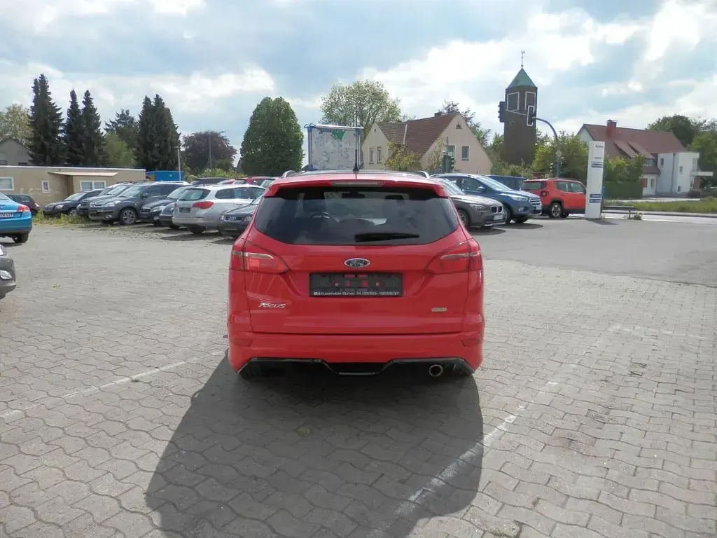 Gebraucht Ford Focus Sport 150 PS (110 kW) 2016 Rot Limousine