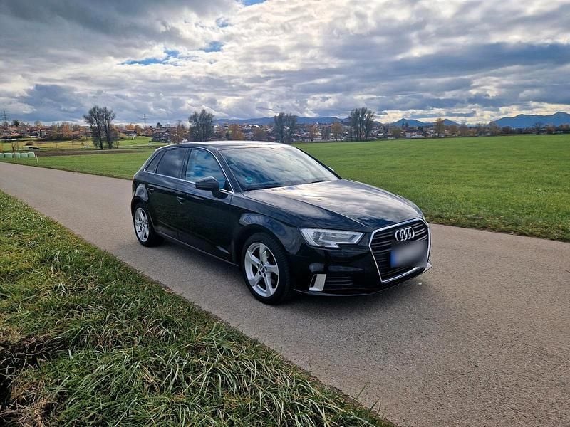 Gebraucht Audi A3 116 PS (85 kW) 2019 Schwarz Limousine