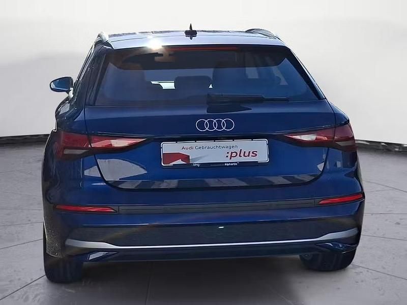 Gebraucht Audi A3 Advanced 116 PS (85 kW) 2025 Navarrablau metallic Kombi
