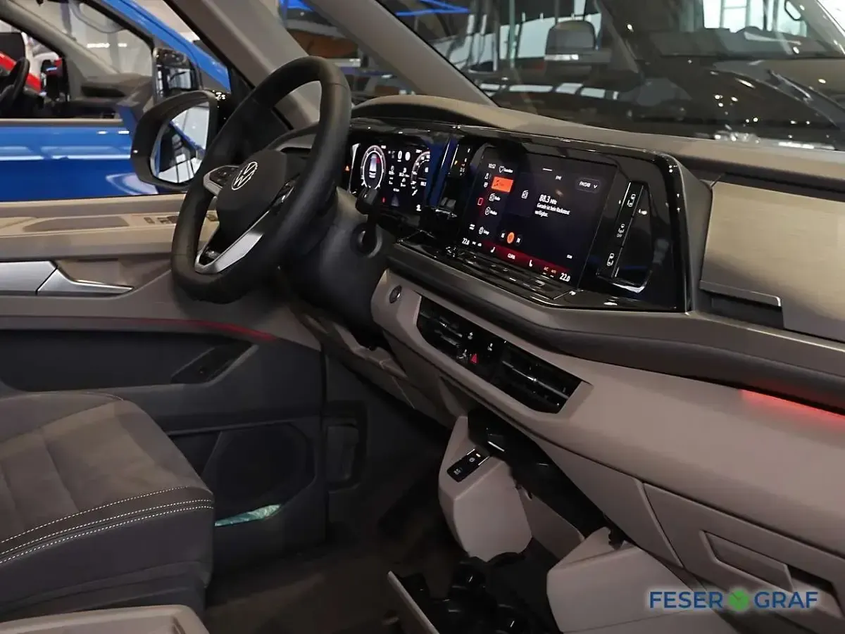 Neu VW T7 150 PS (110 kW) 2026 Fortanarot metallic Van