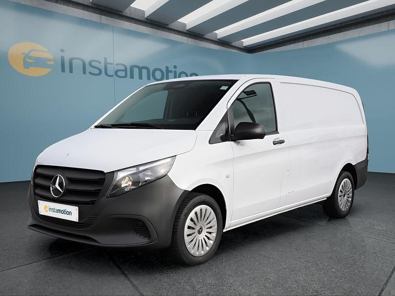 Weiß Gebraucht 2024 Mercedes Vito Van / Kleinbus | 35.699 € (Etwas zu teuer) - Bild 1/4