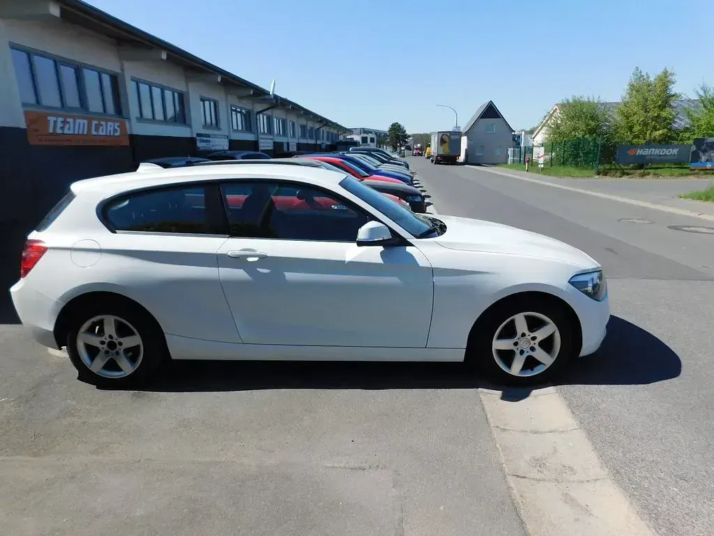 Usata BMW 114 102 CV (75 kW) 2013 Bianco Utilitaria