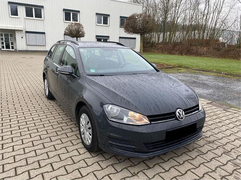Grau Gebraucht 2016 VW Golf VII Trendline Kombi | 5.650 € (Teuer) - Bild 1/4