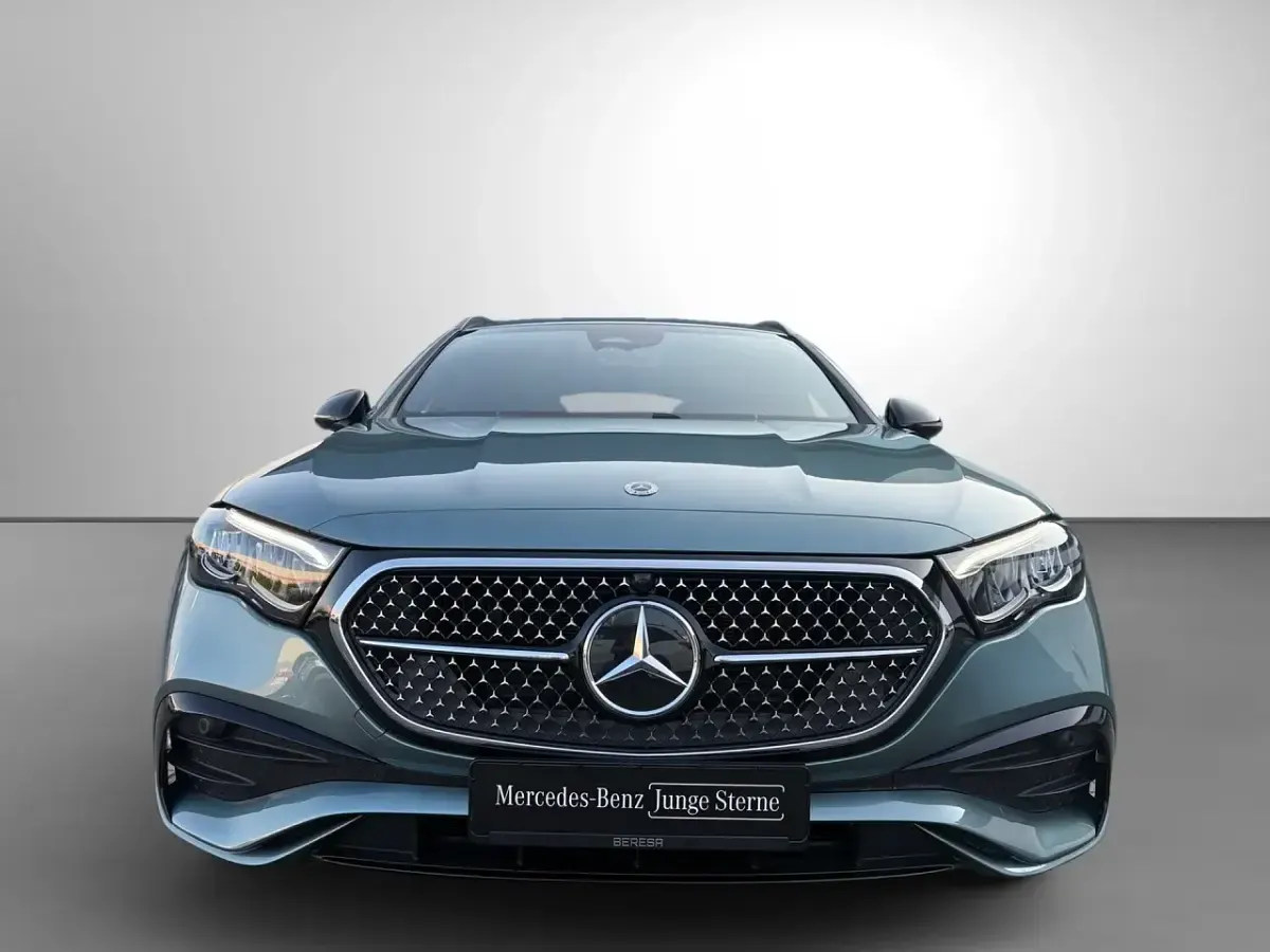 Gebraucht Mercedes E220 AMG 197 PS (144 kW) 2025 Silber Limousine