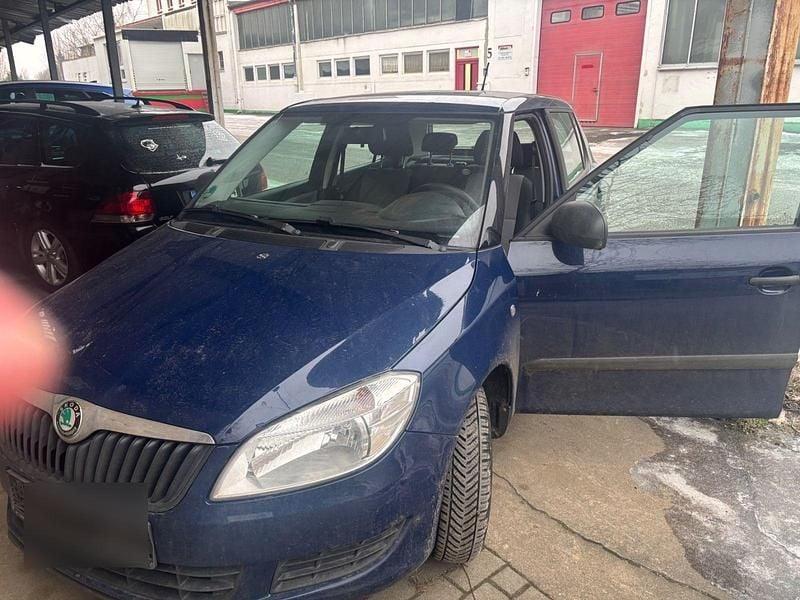Grau Gebraucht 2011 Skoda Fabia Active Kleinwagen | 2.100 € (Guter Preis) - Bild 1/4