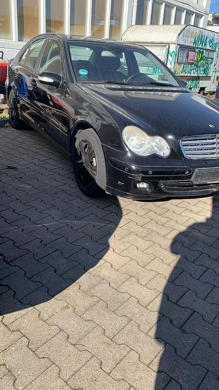 Gebraucht Mercedes 220 175 PS (128 kW) 2006 Schwarz Coupé