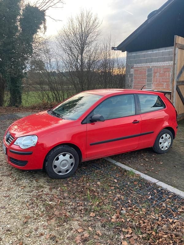 Rot Gebraucht 2008 VW Polo Limousine | 1.100 € (Superpreis) - Bild 1/4