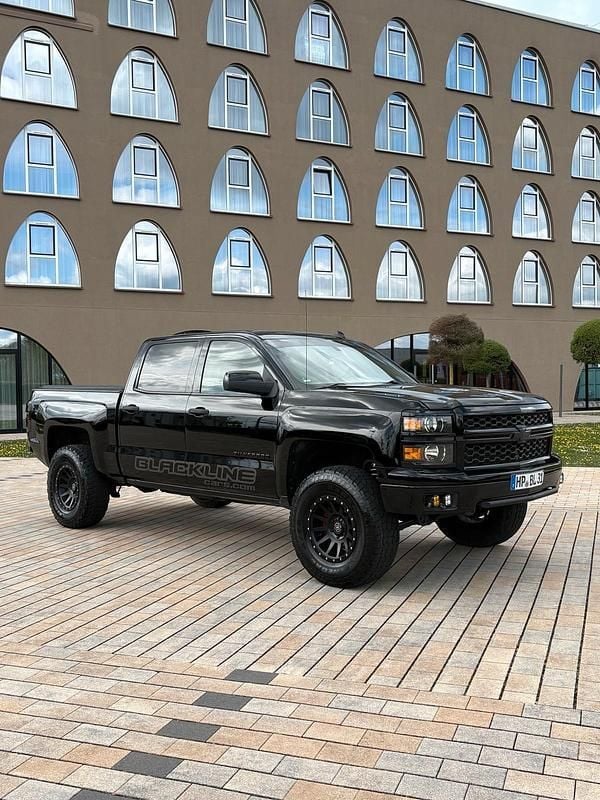 Schwarz Gebraucht 2014 Chevrolet Silverado SUV | 34.990 € - Bild 1/4