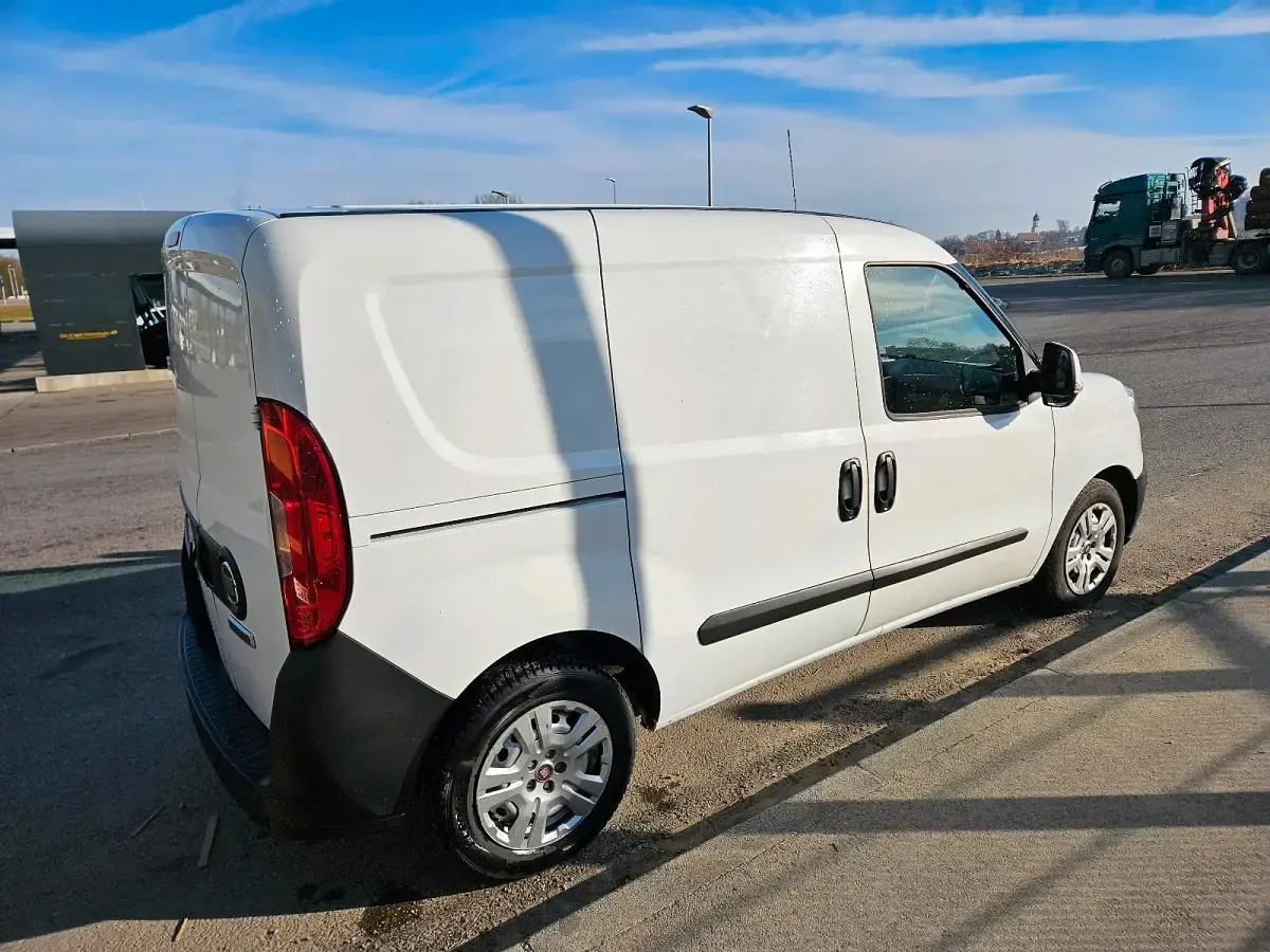 Gebraucht Fiat Doblò 90 PS (66 kW) 2016 Weiß Van / Kleinbus