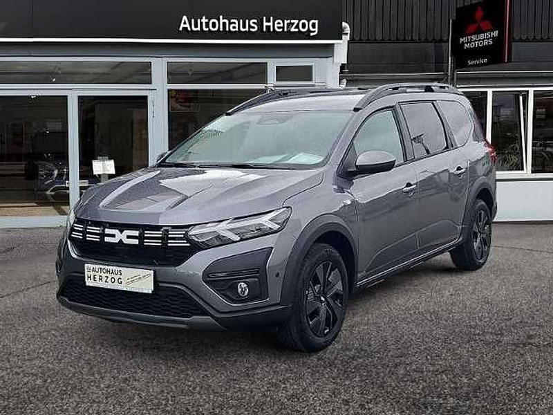 Grau Gebraucht 2024 Dacia Jogger Expression Van / Kleinbus | 21.990 € (Fairer Preis) - Bild 1/4