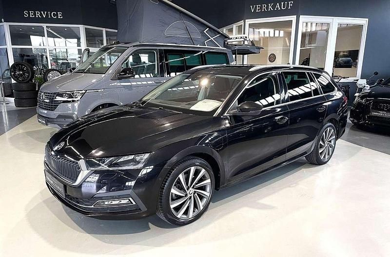 Black magic pearlescent Gebraucht 2020 Skoda Octavia Style Kombi | 20.920 € (Fairer Preis) - Bild 1/4