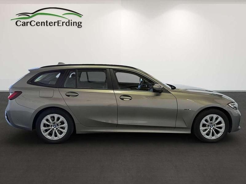 Gebraucht BMW 320e 276 PS (202 kW) 2022 Oxidgrau ii metallic Kombi