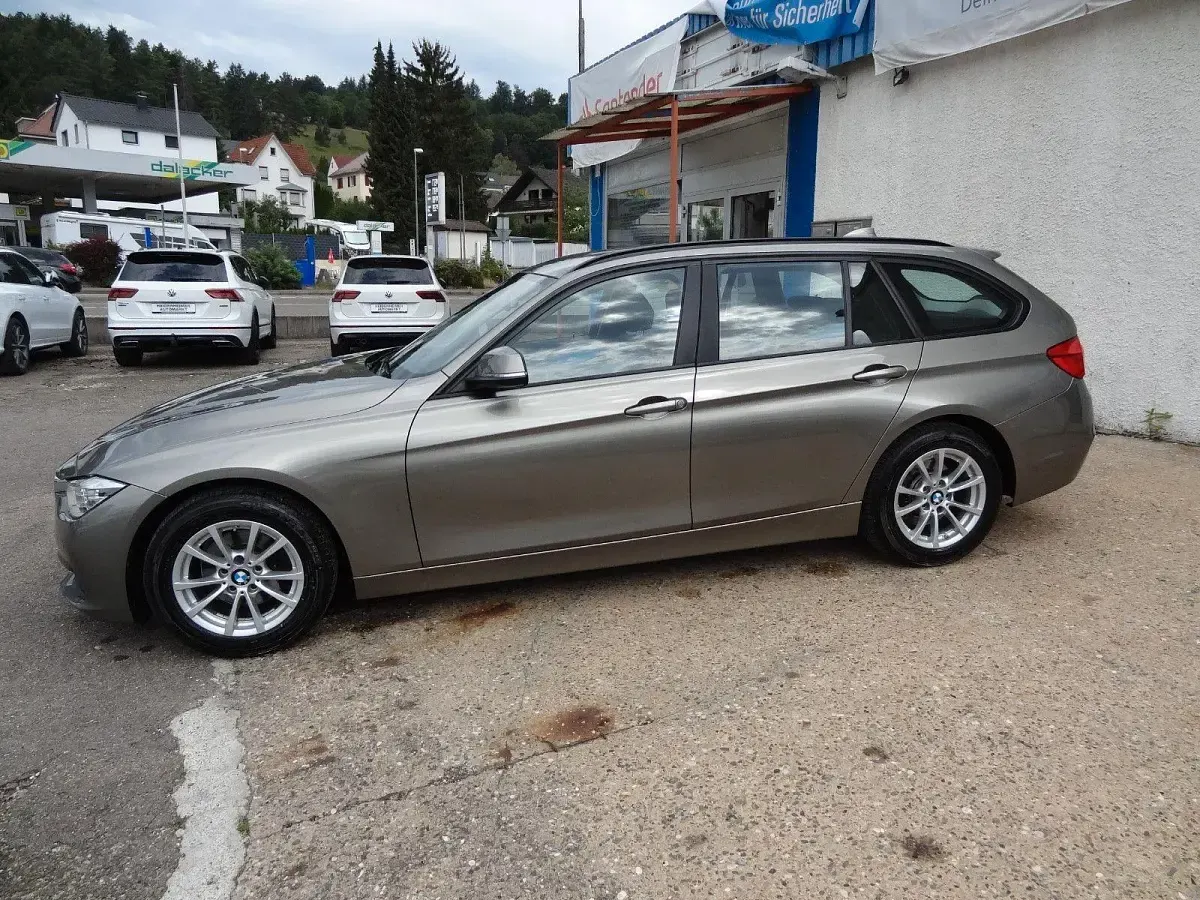 Gebraucht BMW 318 Advantage 150 PS (110 kW) 2018 Silber Kombi