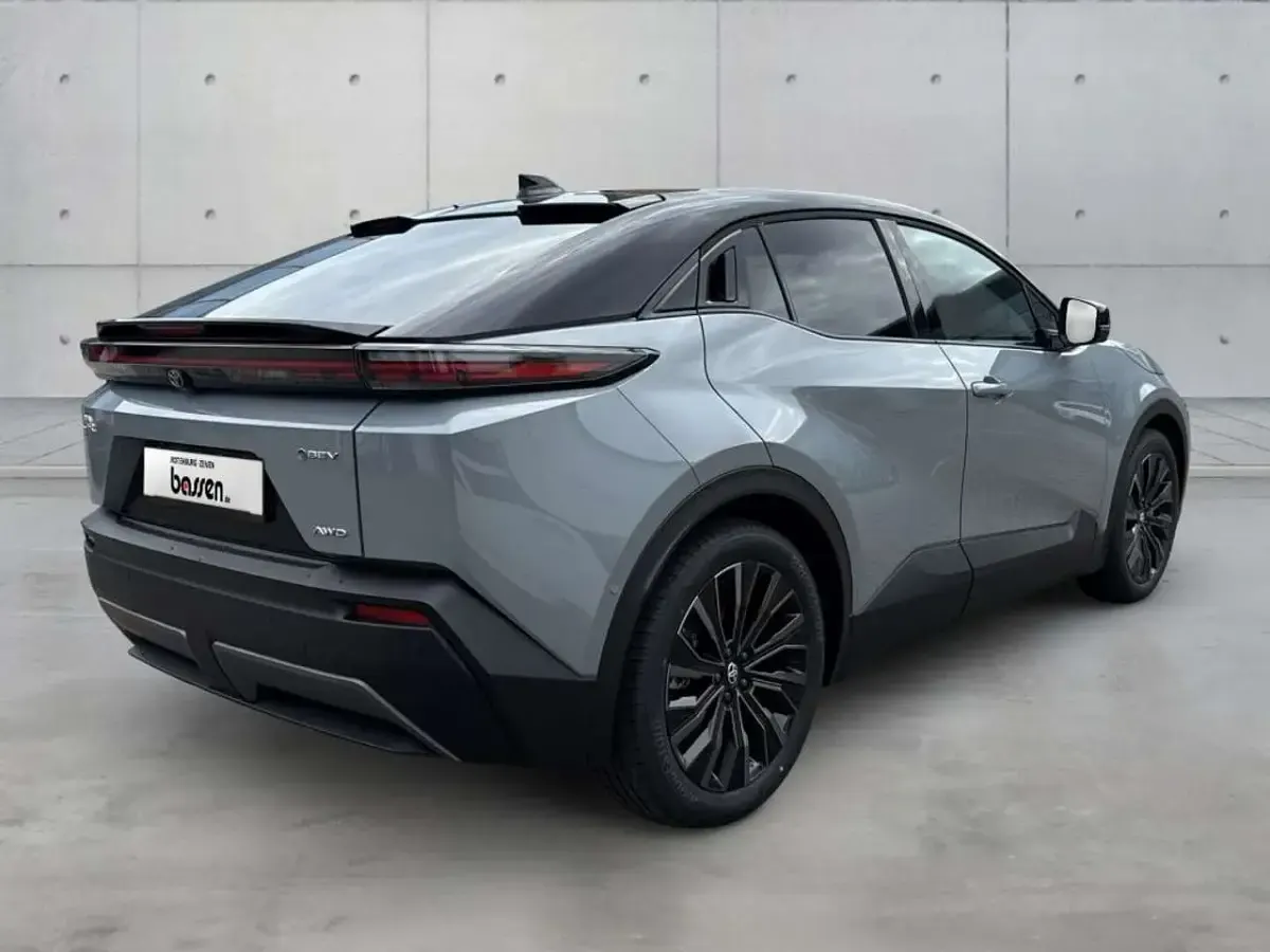 Neu Toyota C-HR+ Lounge 252 kW (343 PS) 2026 Cement grey metallic / black SUV