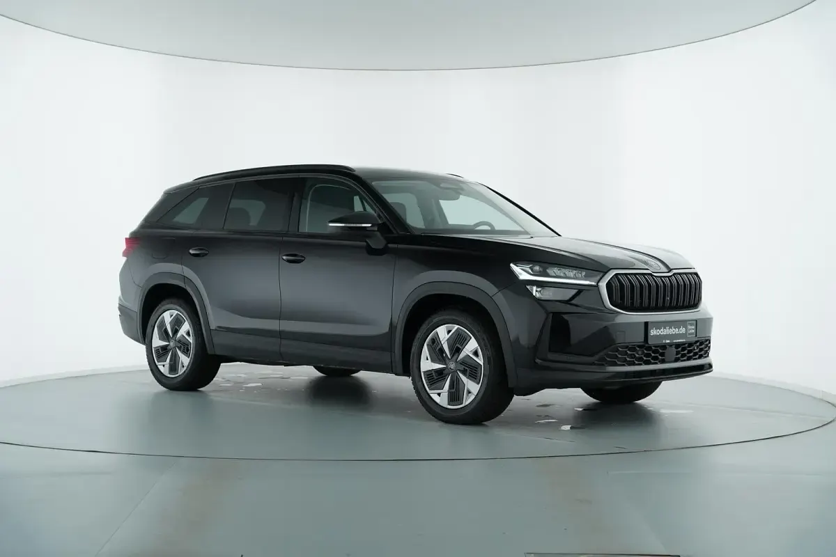 Gebraucht Skoda Kodiaq Selection 204 PS (150 kW) 2025 Schwarzmagic perleffekt SUV