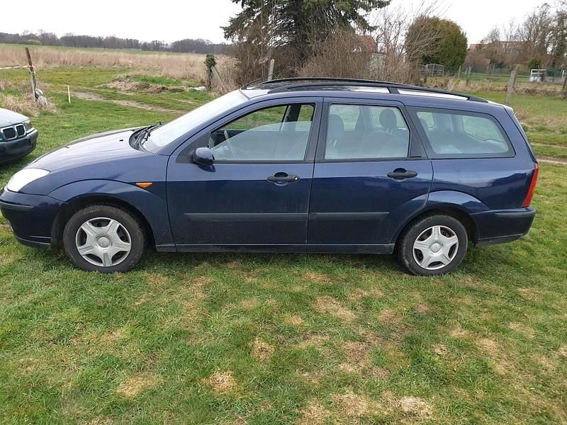Gebraucht Ford Focus 100 PS (73 kW) 2001 Blau Kombi