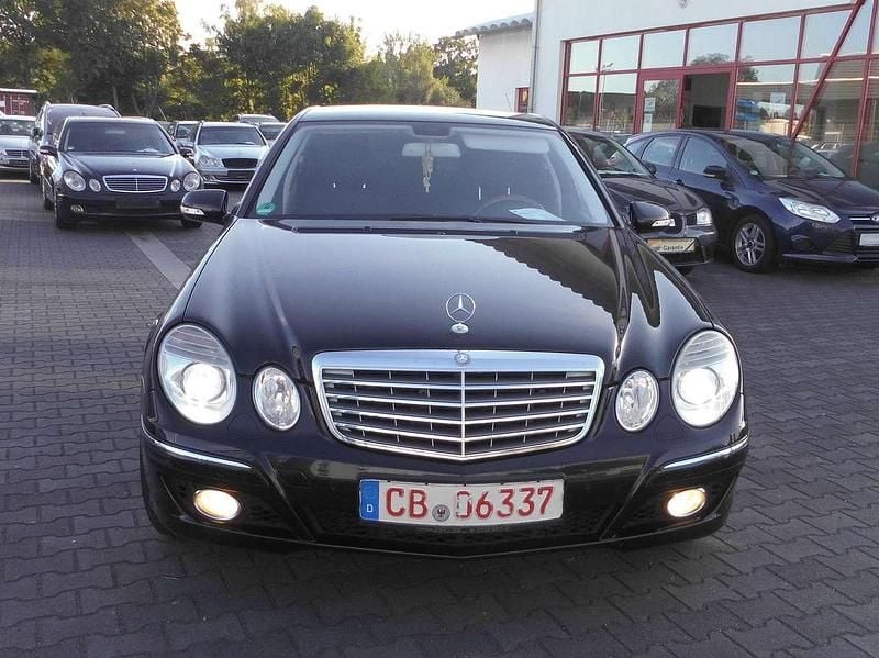 Gebraucht Mercedes E280 Elegance 190 PS (139 kW) 2008 Schwarz Limousine