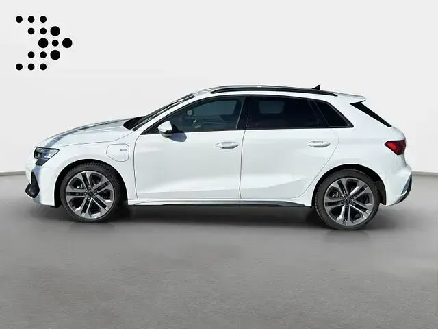 Gebraucht Audi A3 S-Line 204 PS (150 kW) 2025 Gletscherweiß metallic Limousine