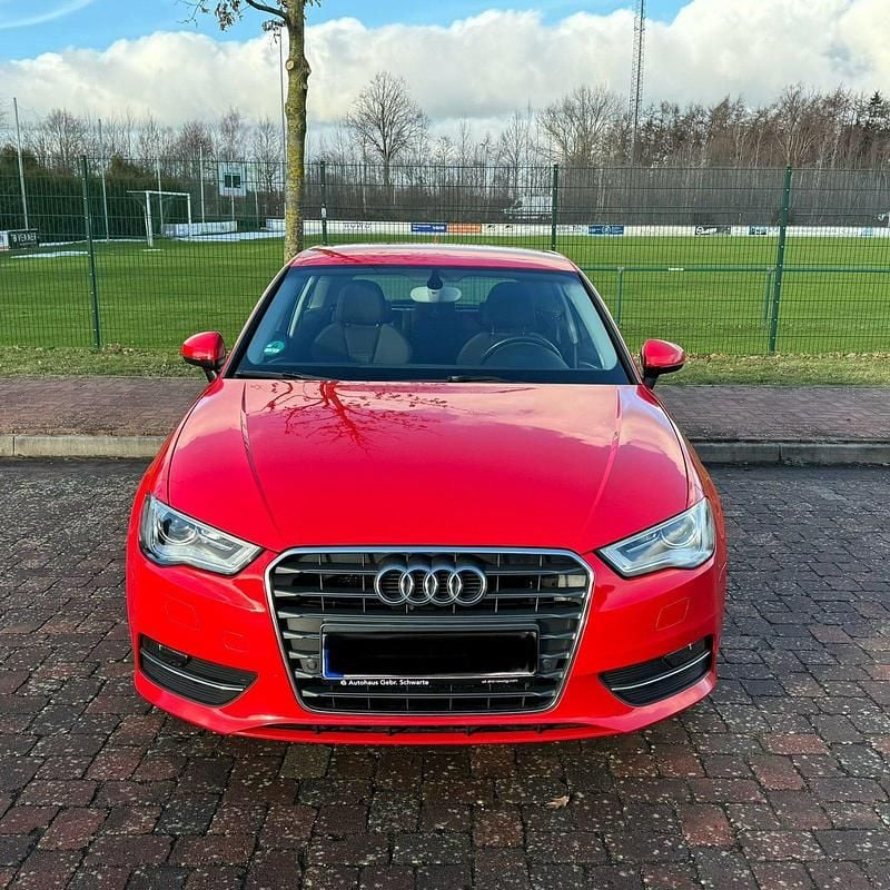 Rot Gebraucht 2013 Audi A3 S-Line Limousine | 8.750 € (Guter Preis) - Bild 1/4