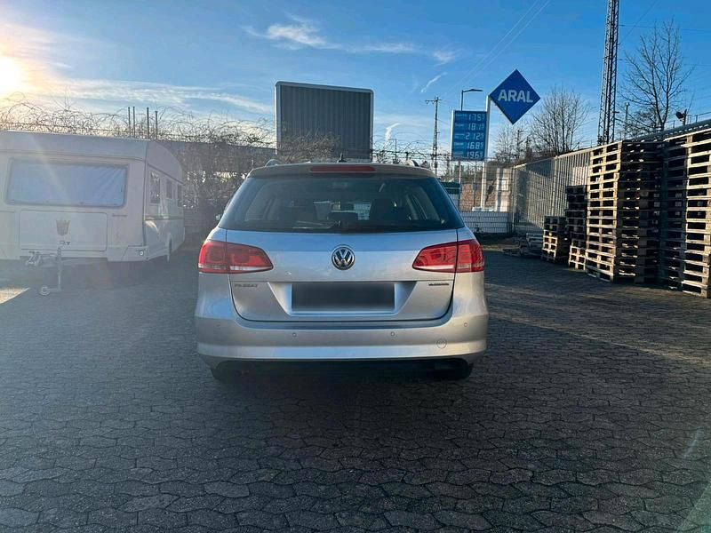 Usata VW Passat 105 CV (77 kW) 2013 Grigio Station wagon