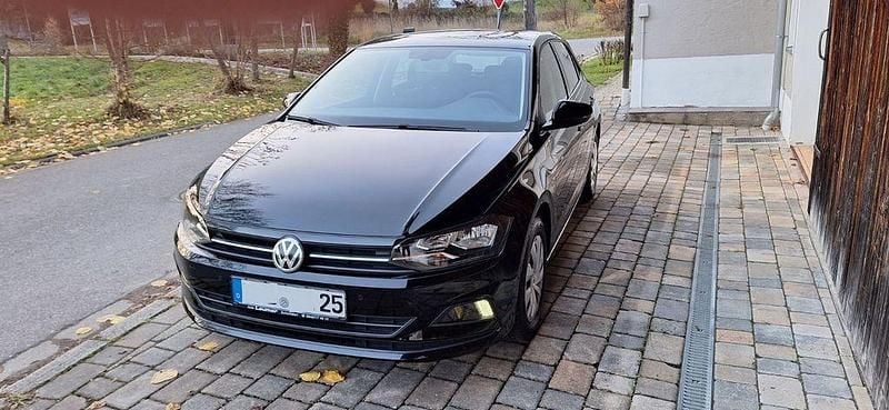 Gebraucht VW Polo Comfortline 65 PS (47 kW) 2019 Schwarz Limousine