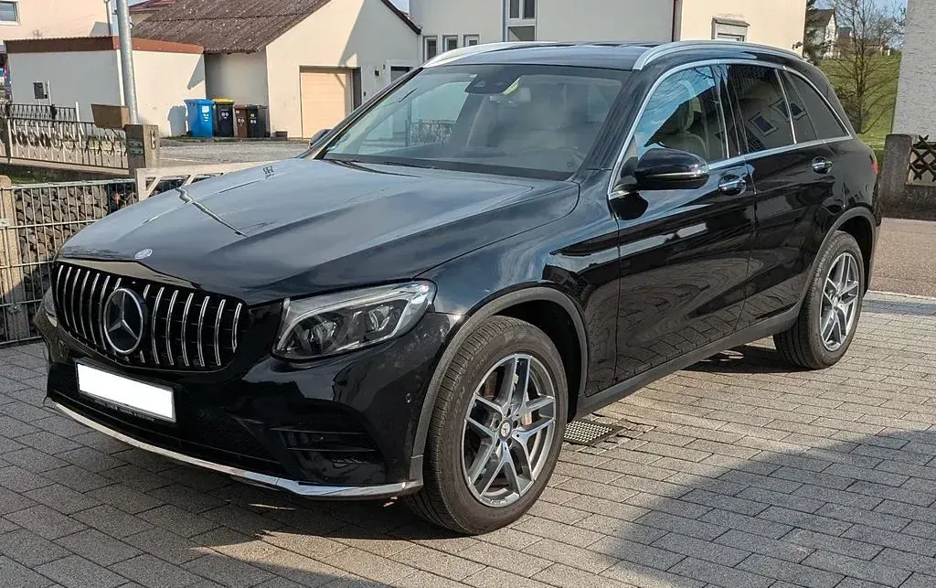 Gebraucht Mercedes GLC250 AMG line 204 PS (150 kW) 2016 Schwarz SUV
