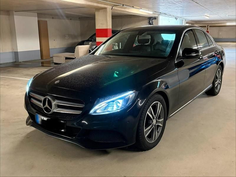 Gebraucht Mercedes C180 116 PS (85 kW) 2017 Schwarz Limousine