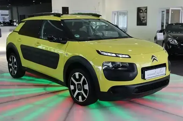 Gebraucht Citroën C4 Cactus Feel 110 PS (80 kW) 2015 Gelb Kleinwagen